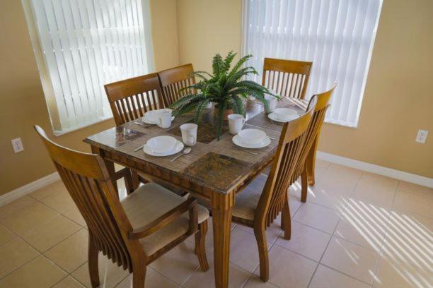 5 Bedroom Highgate Park Villa ดาเวนพอร์ต ภายนอก รูปภาพ